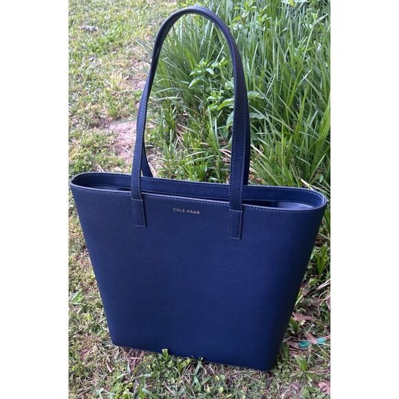 Cole Haan Saffiano leather. Go Anywhere Tote in Navy / New No Tags - Picture 6 of 8